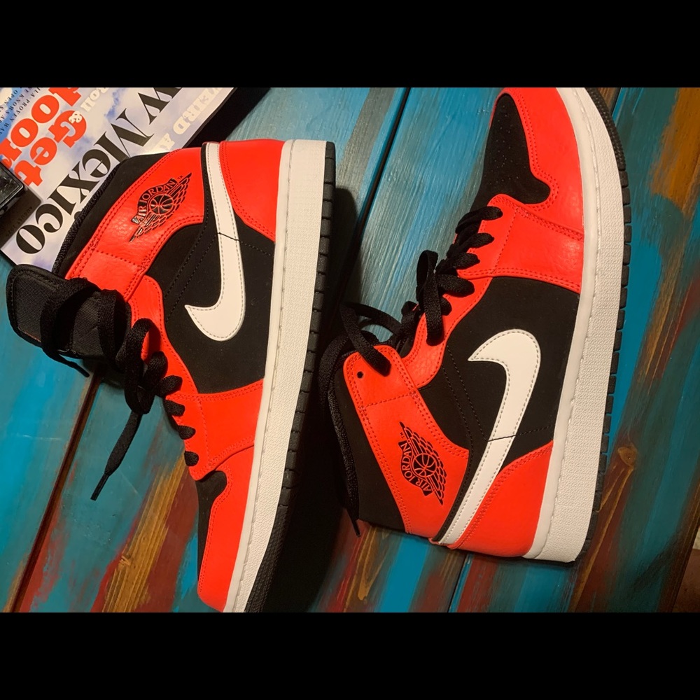 Air Jordan’s 1 Mid